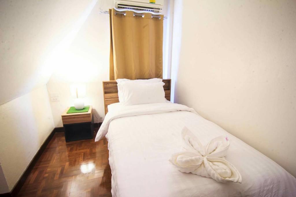 Serene Hostel Nimman Chiang Mai Exteriör bild